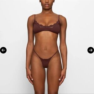 SKIMS FITS EVERYBODY LACE SCOOP BRALETTE COCOA SMALL
